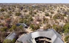 Lodge On Watering Hole , Zebula